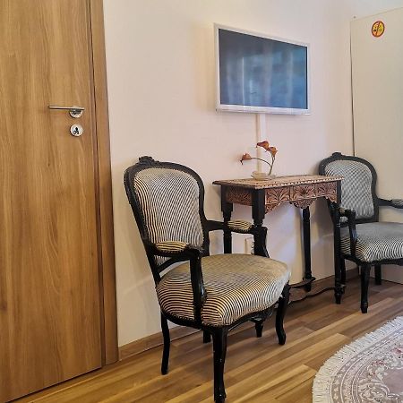 Fancy 1Bd Family Friendly In Historical Centre Lejlighed Bukarest Eksteriør billede