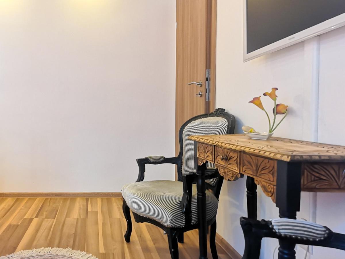 Fancy 1Bd Family Friendly In Historical Centre Lejlighed Bukarest Eksteriør billede