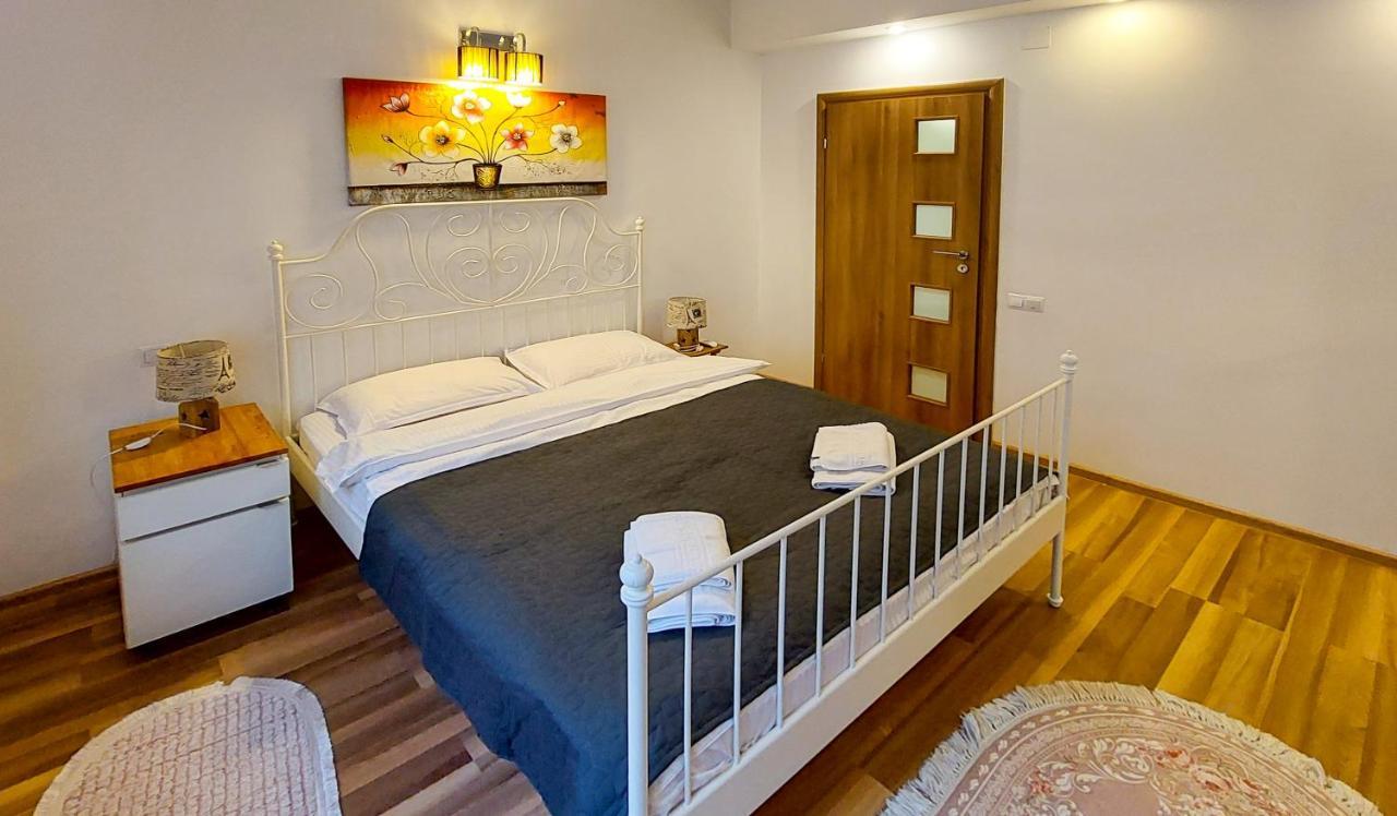 Fancy 1Bd Family Friendly In Historical Centre Lejlighed Bukarest Eksteriør billede
