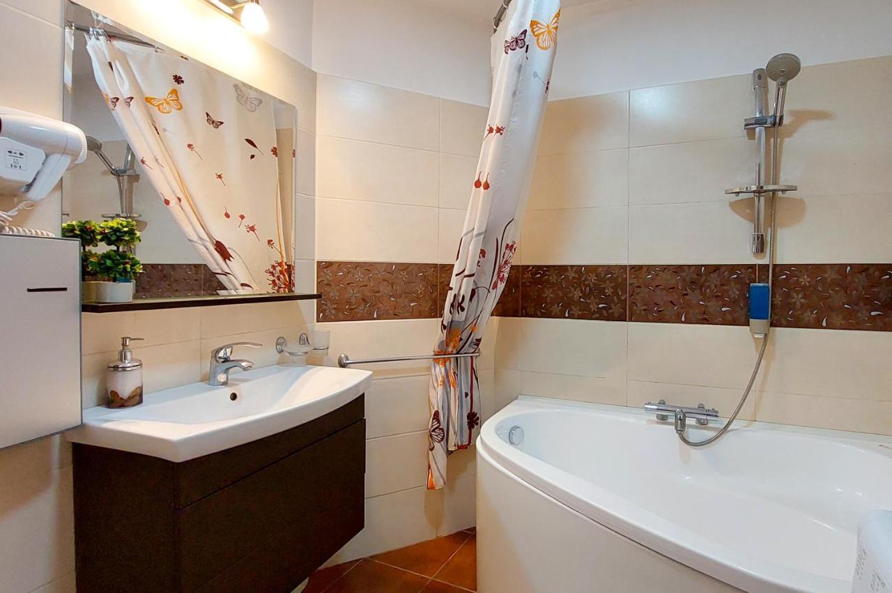 Fancy 1Bd Family Friendly In Historical Centre Lejlighed Bukarest Eksteriør billede